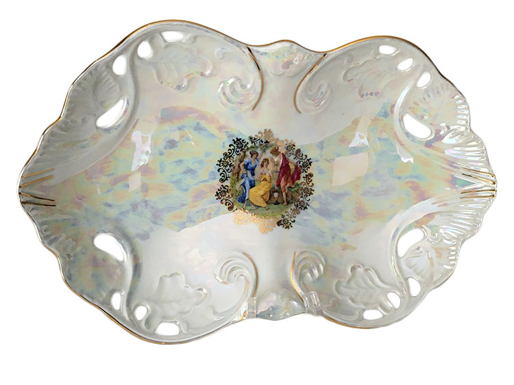 Madonna Classic Antique Leaf Motif Scrolled